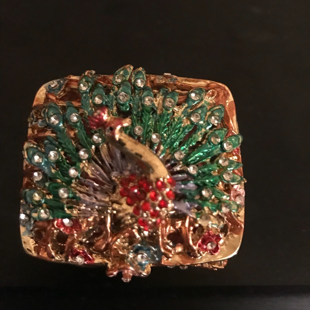 Embellised jewel box